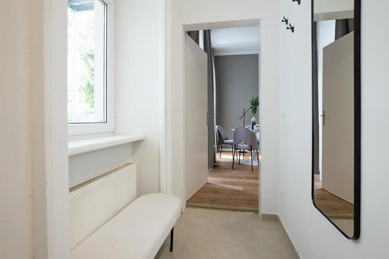 Spacious Cosy Apartment With A Balcony And A King-Size Bed 15 Minutes Away From Stephansdom فيينا