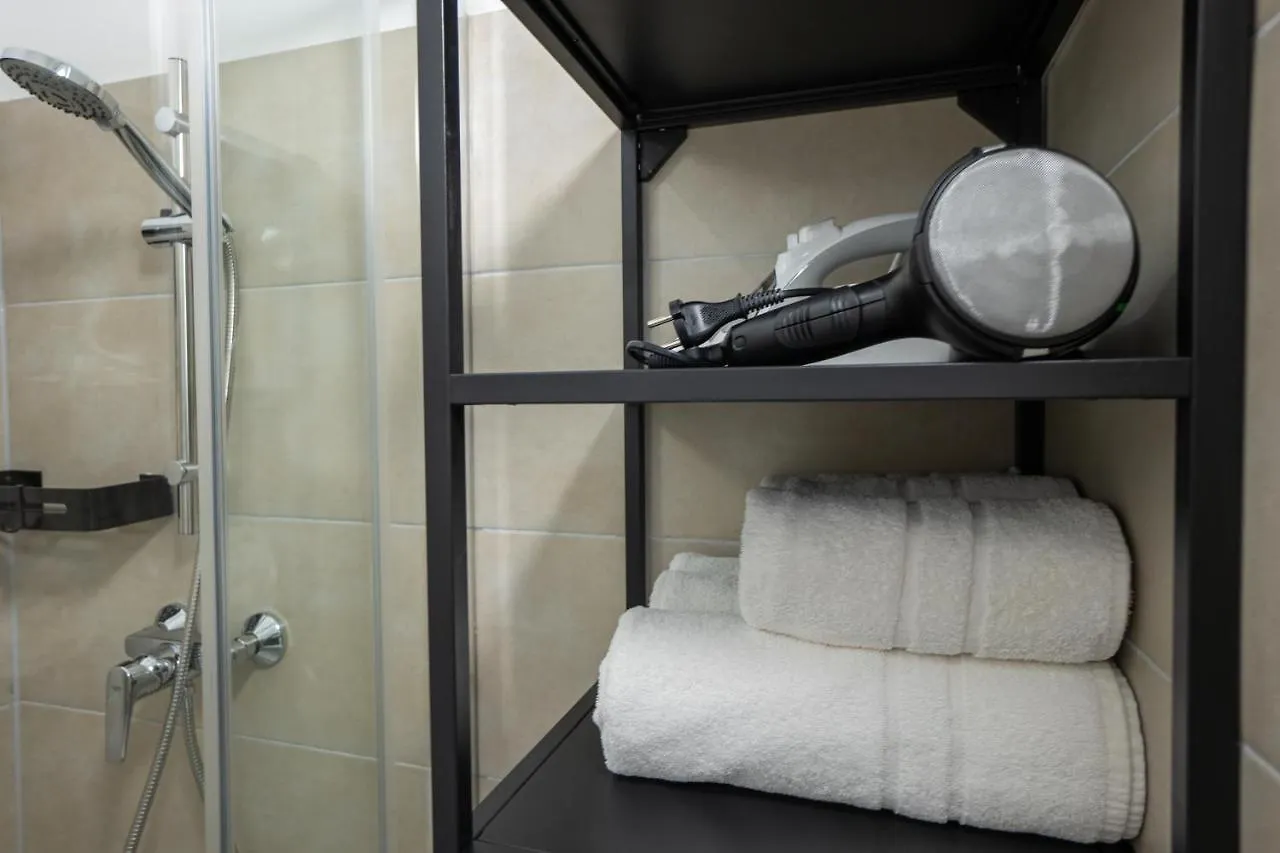 Spacious Cosy Apartment With A Balcony And A King-Size Bed 15 Minutes Away From Stephansdom فيينا النمسا