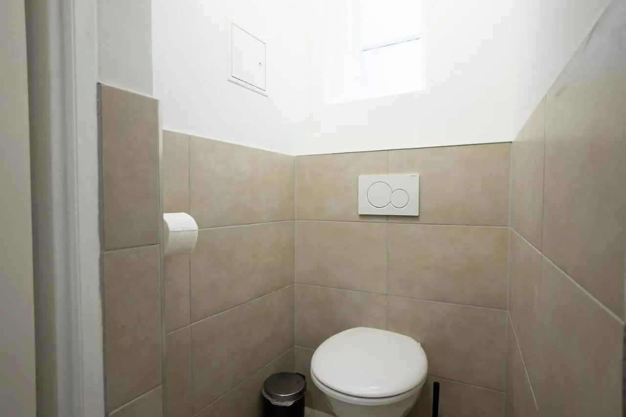 Spacious Cosy Apartment With A Balcony And A King-Size Bed 15 Minutes Away From Stephansdom Vídeň
